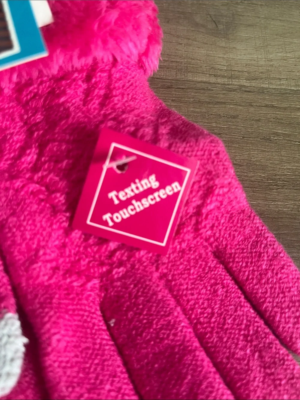 NWT Women’s Touchscreen Winter Gloves in Bright Pink with Faux-Fur Cuff Warm